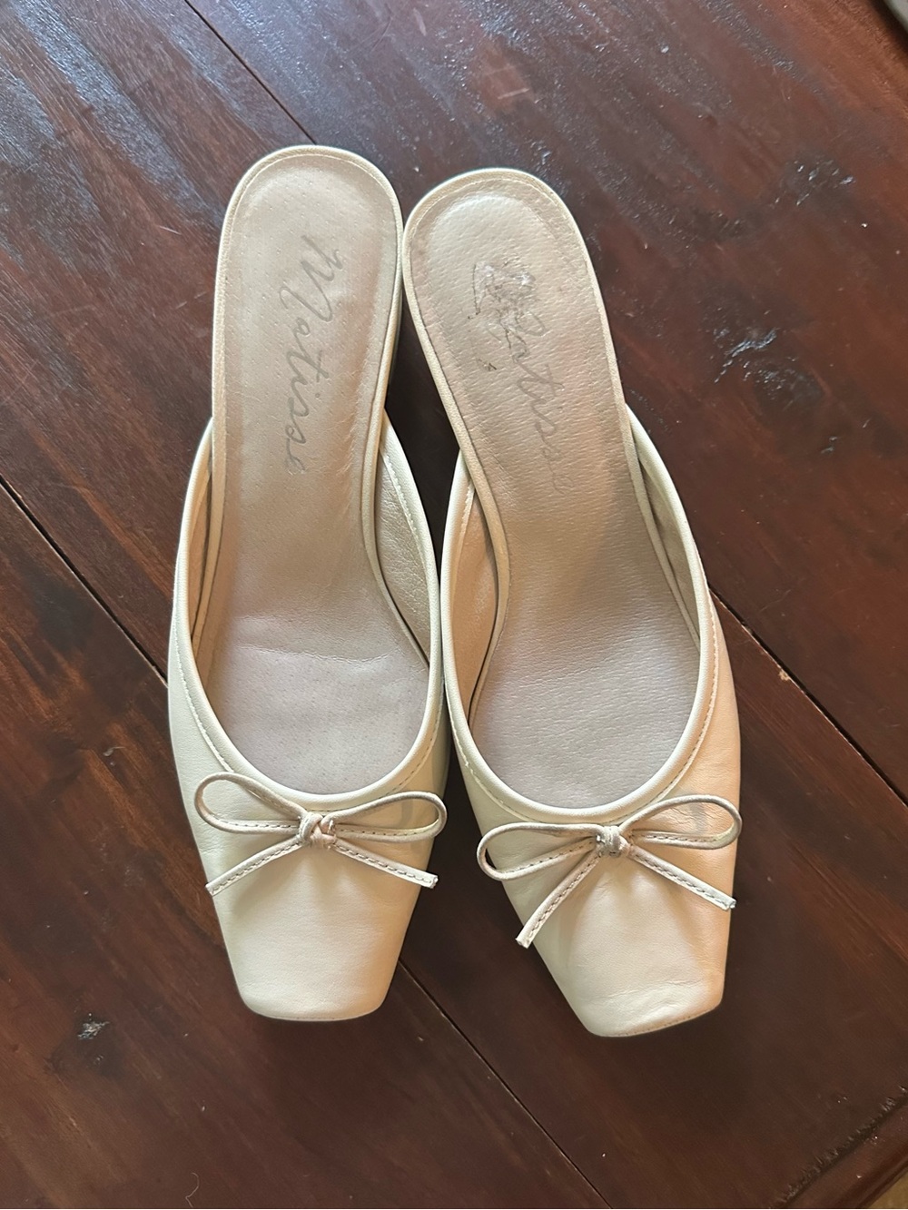 Matisse Cream Slip-On Bow Mules